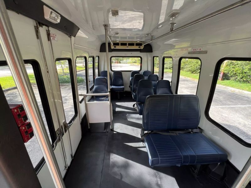2008 Chevrolet Express Commercial Cutaway  - $14,900