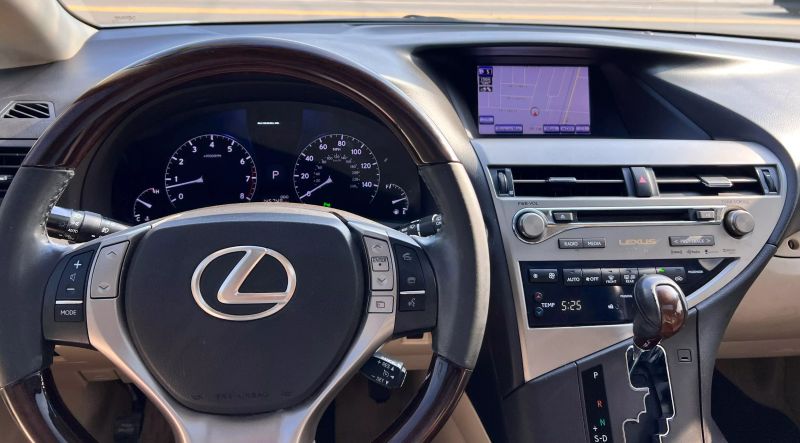 2013 Lexus RX SUV - $15,500