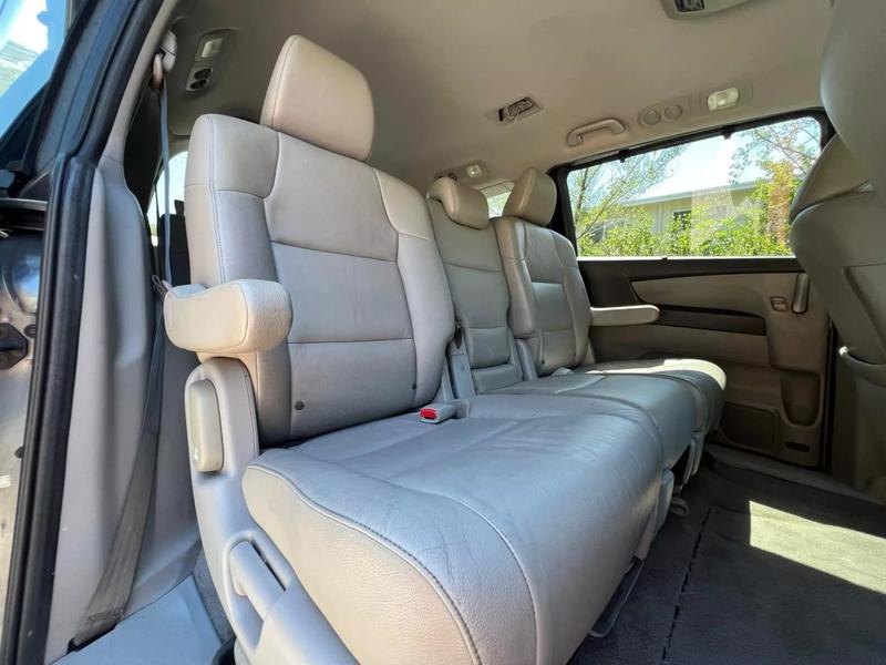 2012 HONDA Odyssey Minivan - $10,200