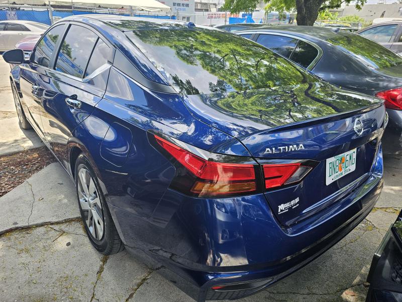 2019 NISSAN Altima Sedan - $13,999