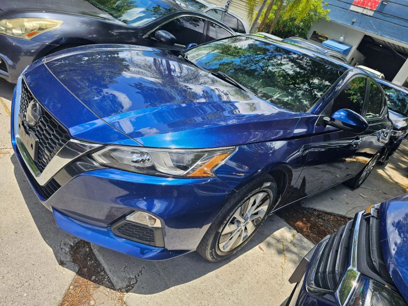 2019 NISSAN Altima Sedan - $13,999