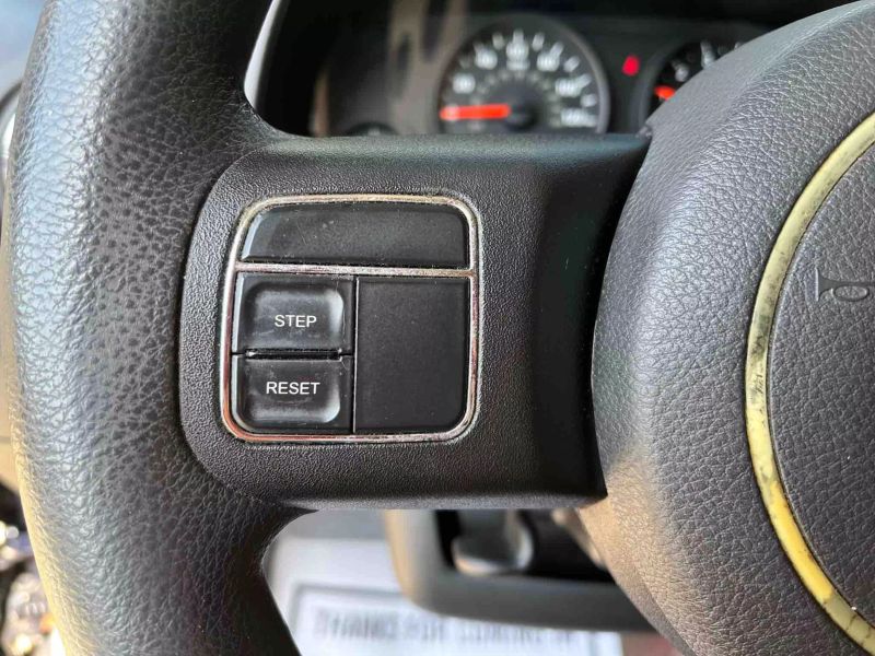 2012 JEEP Compass SUV / Crossover - $5,500