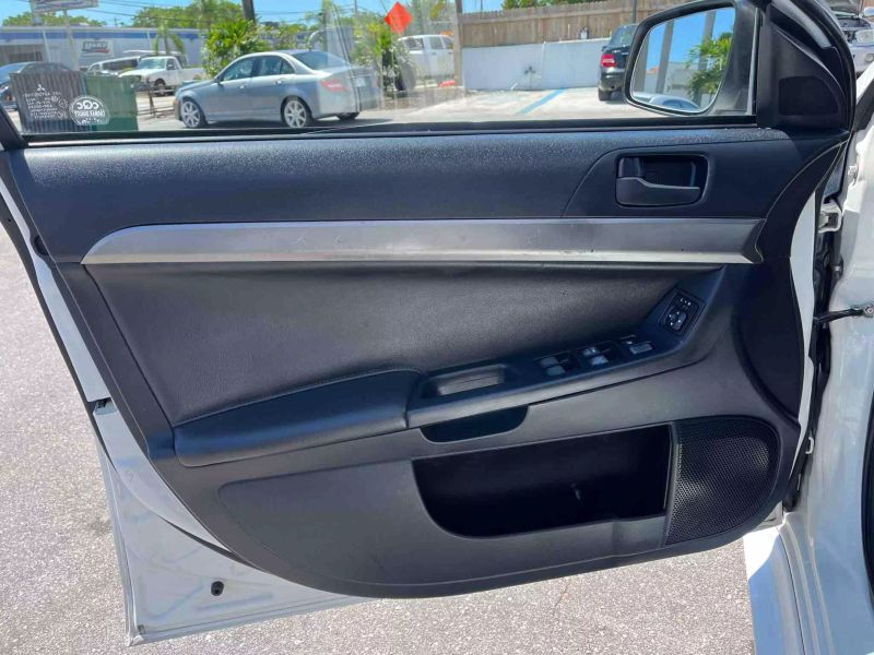 2013 Mitsubishi Lancer  - $4,995