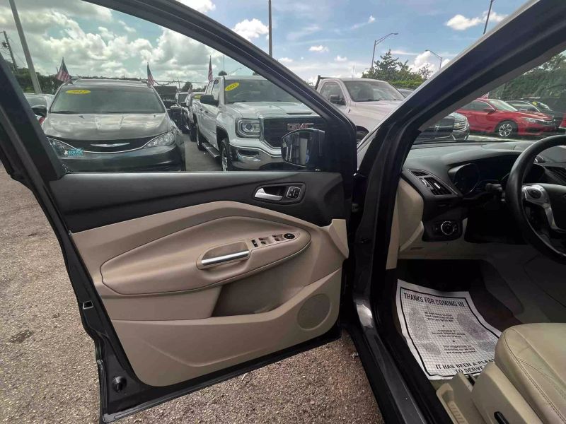 2014 FORD Escape SUV / Crossover - $6,995