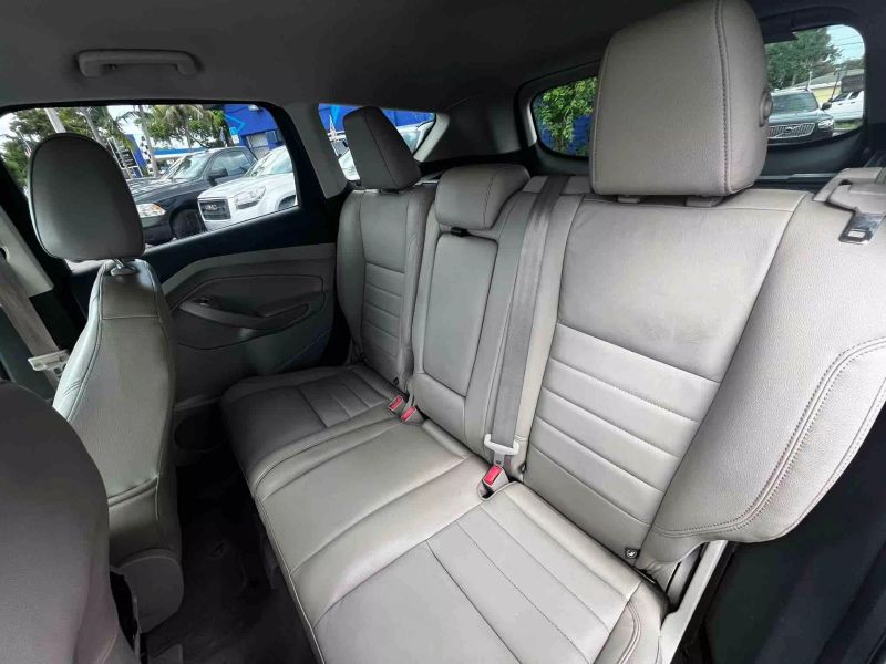 2014 FORD Escape SUV / Crossover - $6,995