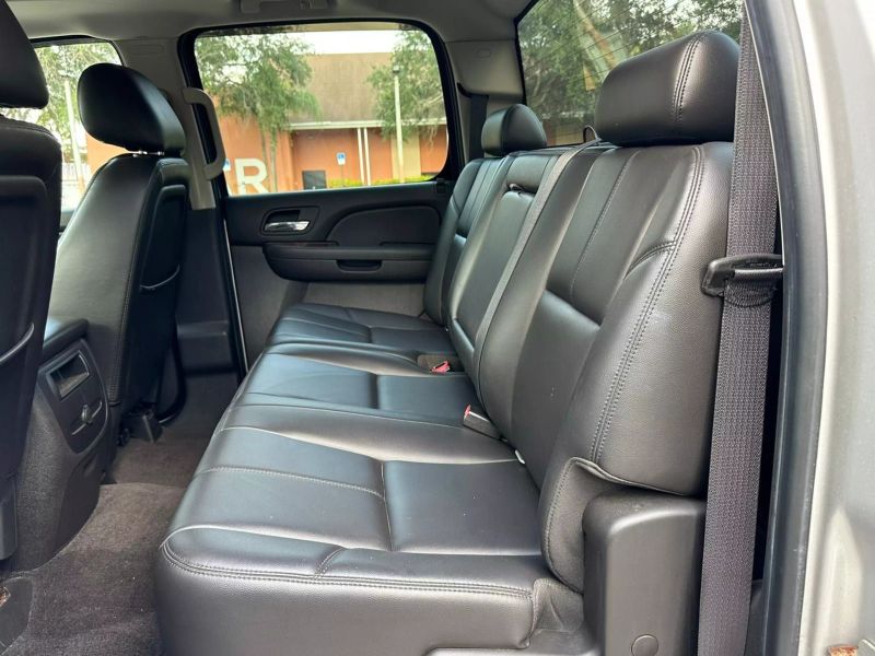 2010 GMC Sierra 1500 Crew Cab  - $18,900