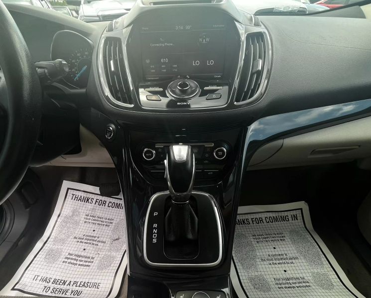 2014 FORD Escape SUV / Crossover - $6,995