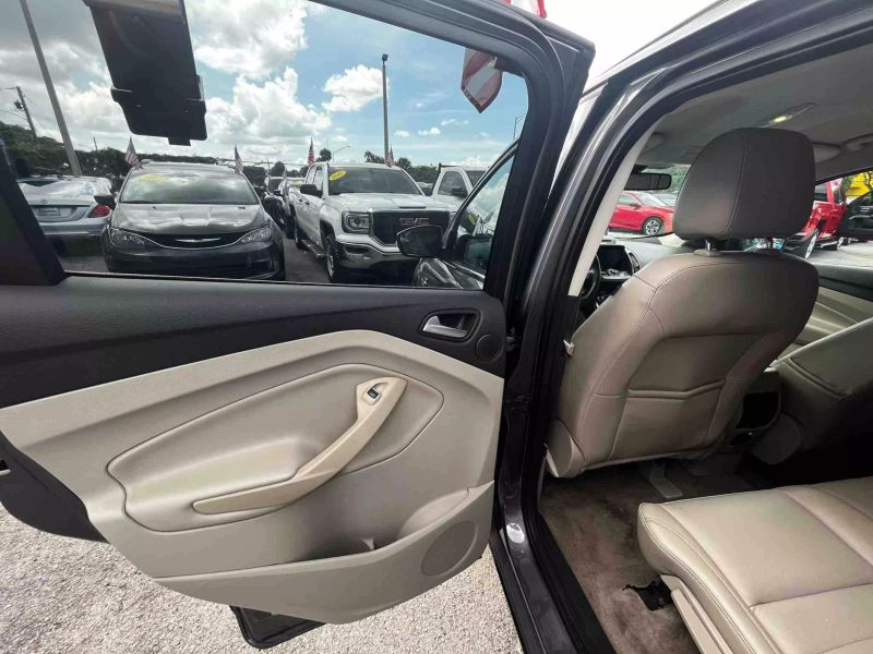 2014 FORD Escape SUV / Crossover - $6,995