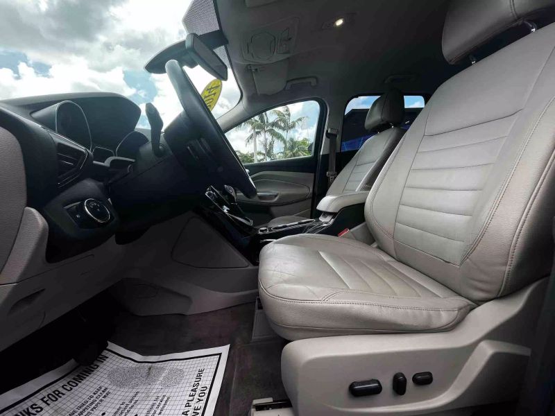2014 FORD Escape SUV / Crossover - $6,995
