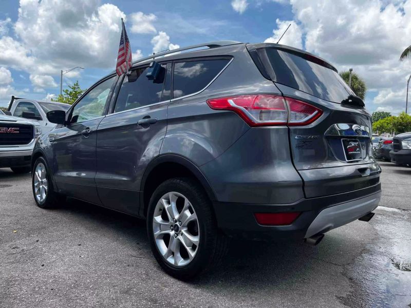 2014 FORD Escape SUV / Crossover - $6,995