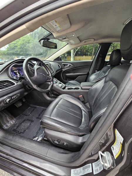 2017 CHRYSLER 200 Sedan - $8,999