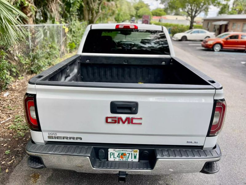 2018 GMC Sierra Pickup - $29,990