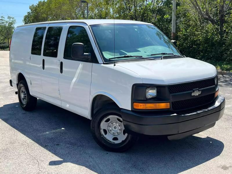 2004 Chevrolet Express Van - $8,900