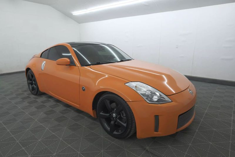 2007 nissan 350z orange