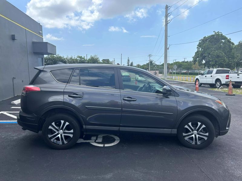 2017 TOYOTA RAV4 SUV / Crossover - $16,700