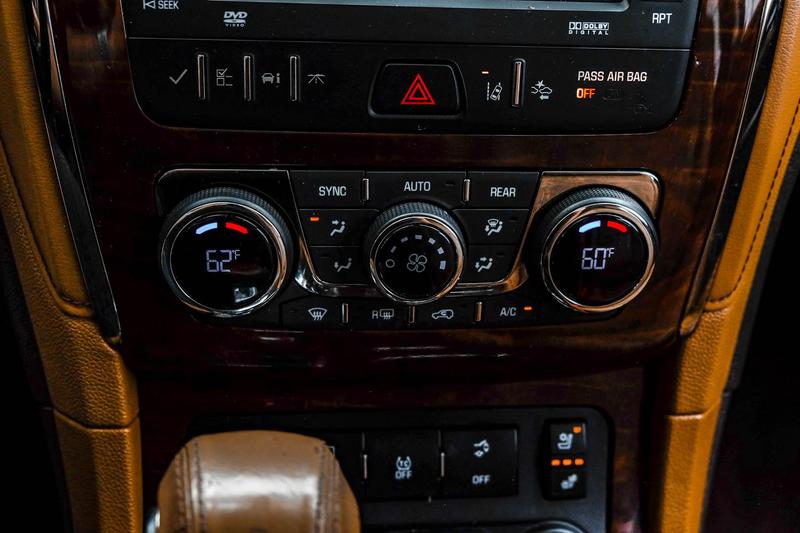 2017 Buick Enclave Premium Sport Utility 4D 26