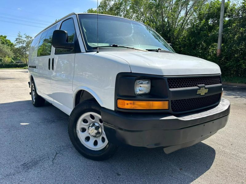 2013 CHEVROLET Express Van - $11,900