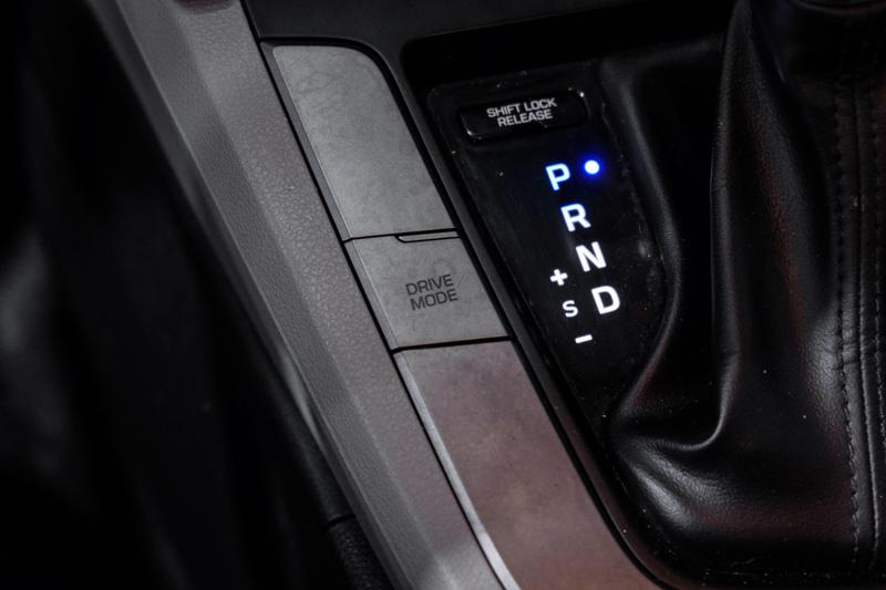 2019 Hyundai Elantra SEL Sedan 4D 24