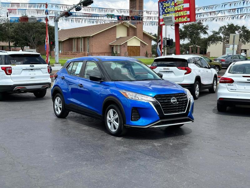 2021 nissan kicks with sunroof