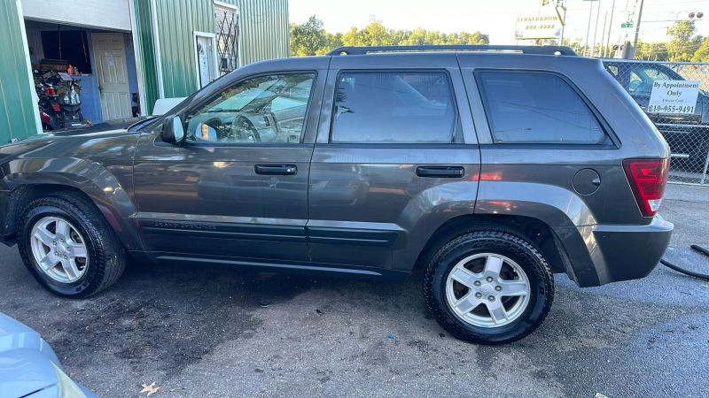 2005 Jeep Grand Cherokee Laredo