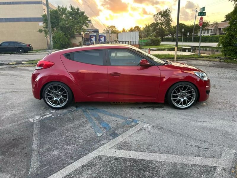 2015 HYUNDAI Veloster Hatchback
