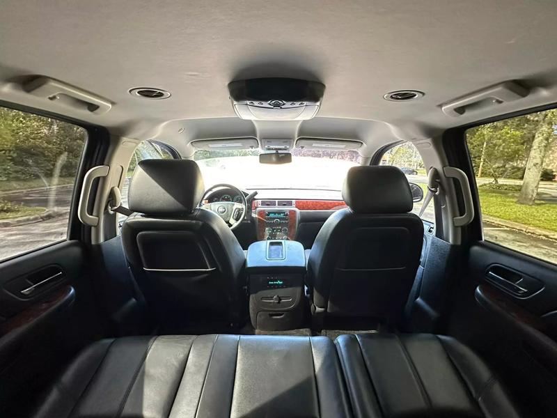 2013 Chevrolet Suburban SUV / Crossover - $14,200