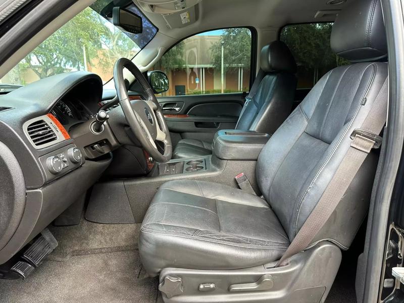 2013 Chevrolet Suburban SUV / Crossover - $14,200