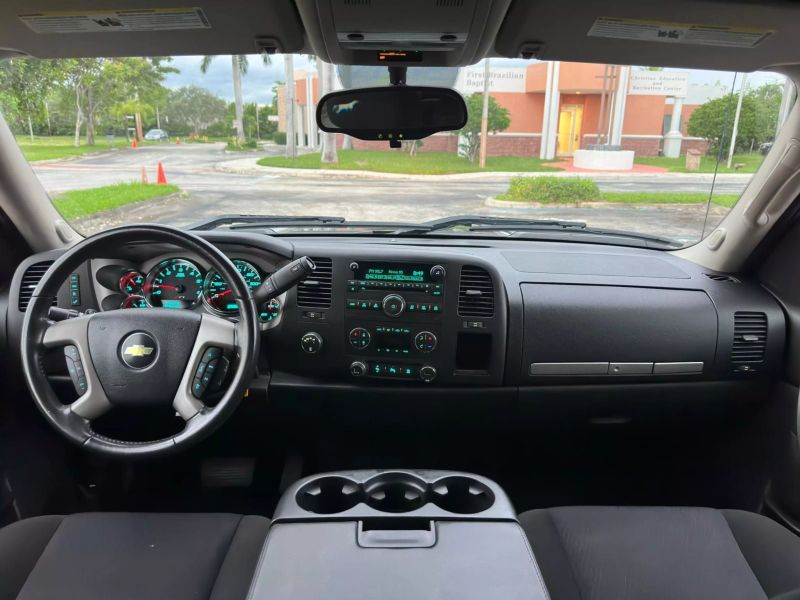 2011 Chevrolet Silverado Pickup - $14,499