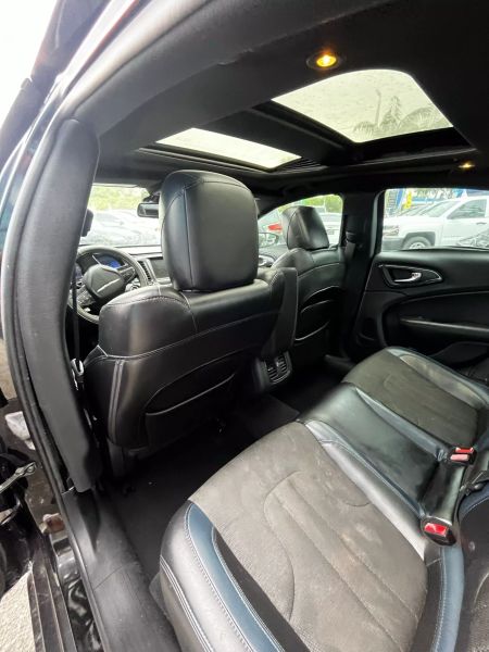 2015 CHRYSLER 200 Sedan