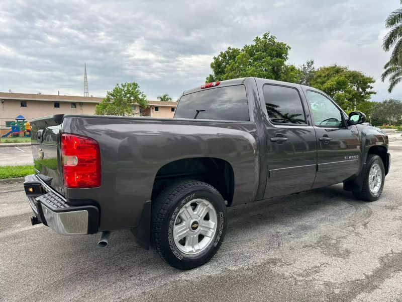 2011 Chevrolet Silverado Pickup - $14,499