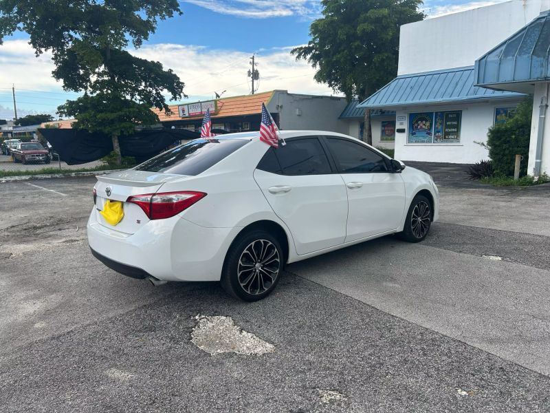 2016 TOYOTA Corolla Sedan