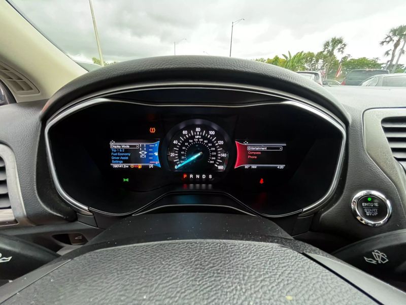 2019 FORD Fusion Sedan - $9,995