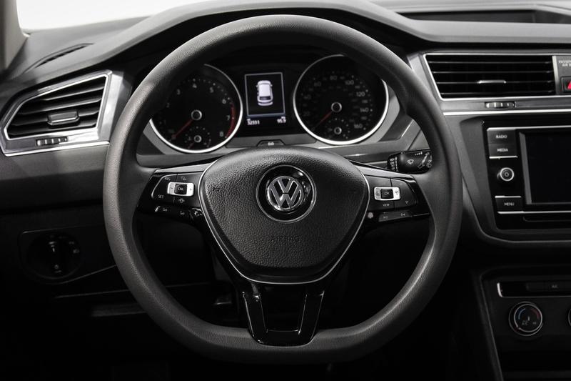 2020 Volkswagen Tiguan S Sport Utility 4D 17