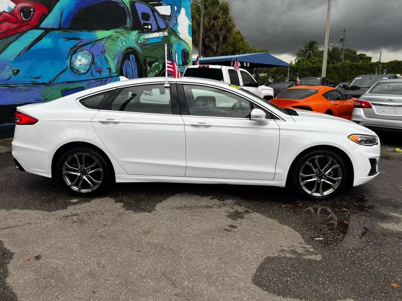 2019 FORD Fusion Sedan - $9,995
