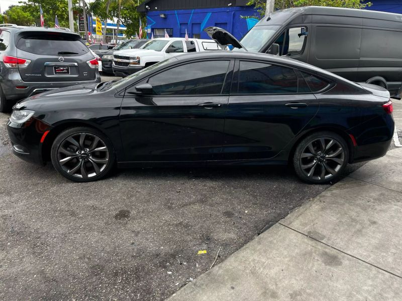 2015 CHRYSLER 200 Sedan