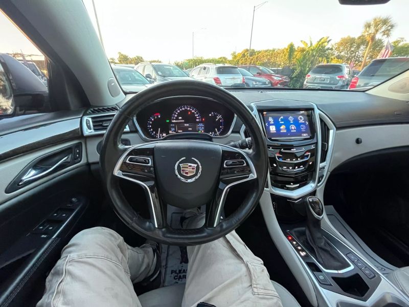 2013 CADILLAC SRX SUV / Crossover - $7,995