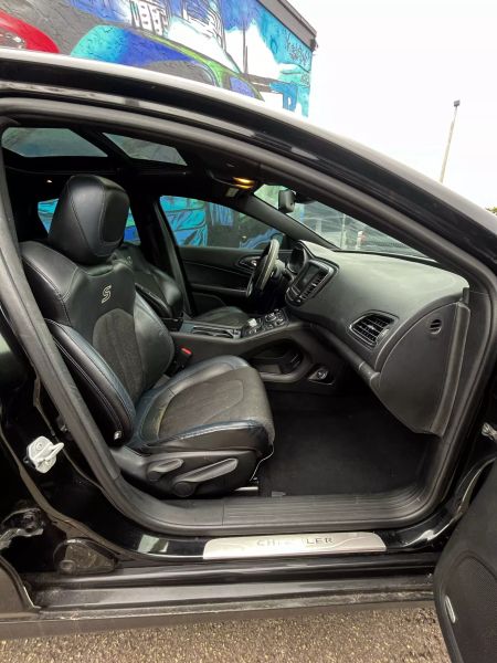 2015 CHRYSLER 200 Sedan