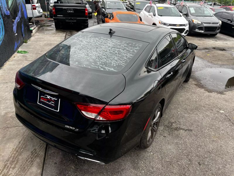 2015 CHRYSLER 200 Sedan