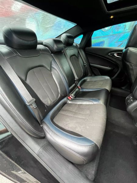 2015 CHRYSLER 200 Sedan