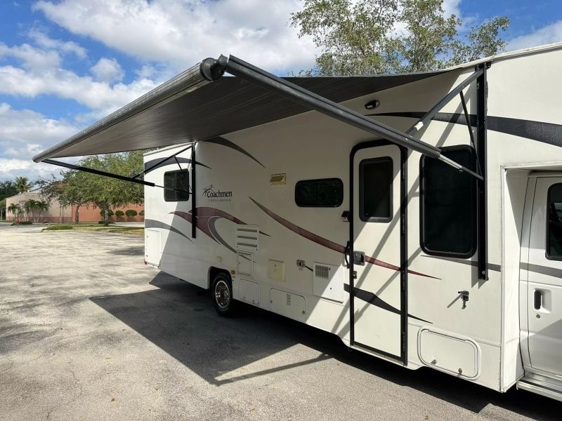 2010 FORD E-450 Incomplete - $30,499