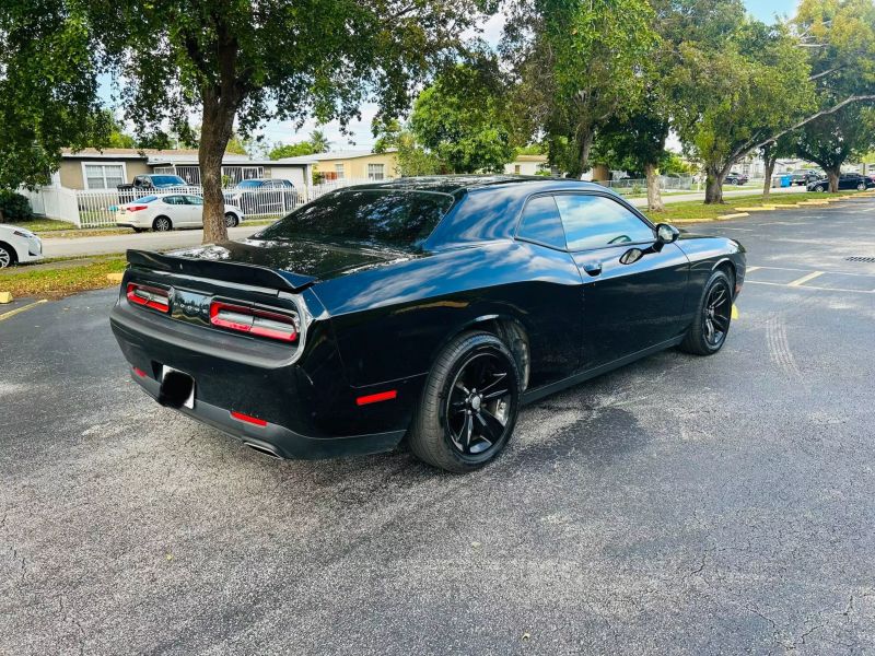 2019 DODGE Challenger Sedan