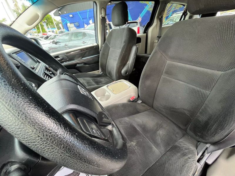 2016 DODGE Grand Caravan Minivan - $5,395