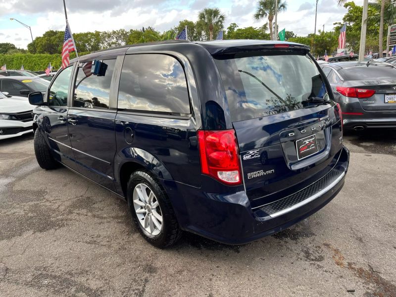 2016 DODGE Grand Caravan Minivan - $5,395