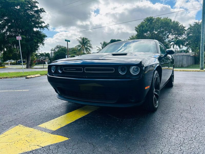 2019 DODGE Challenger Sedan