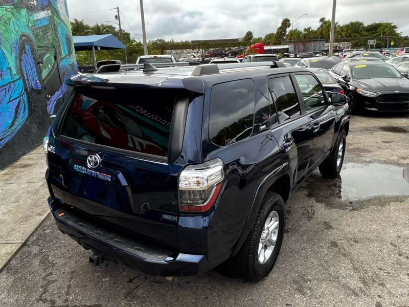 2021 TOYOTA 4-Runner SUV / Crossover - $27,995