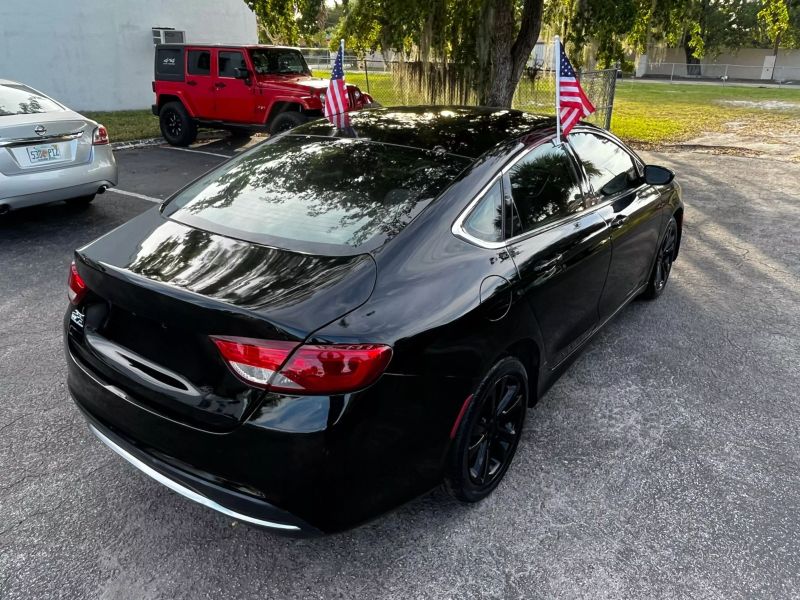 2015 CHRYSLER 200 Sedan