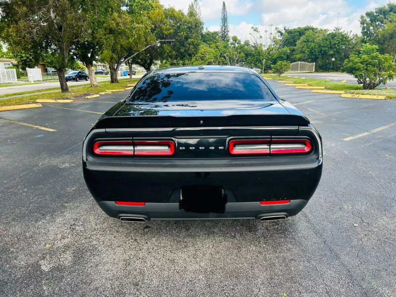 2019 DODGE Challenger Sedan