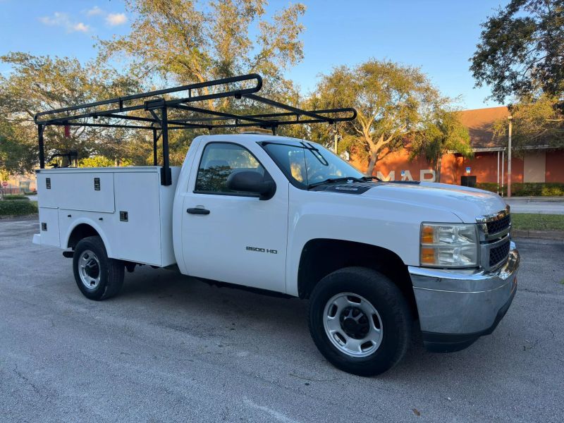 2011 CHEVROLET Silverado Pickup - $24,900