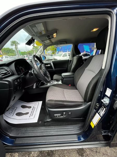 2021 TOYOTA 4-Runner SUV / Crossover - $27,995