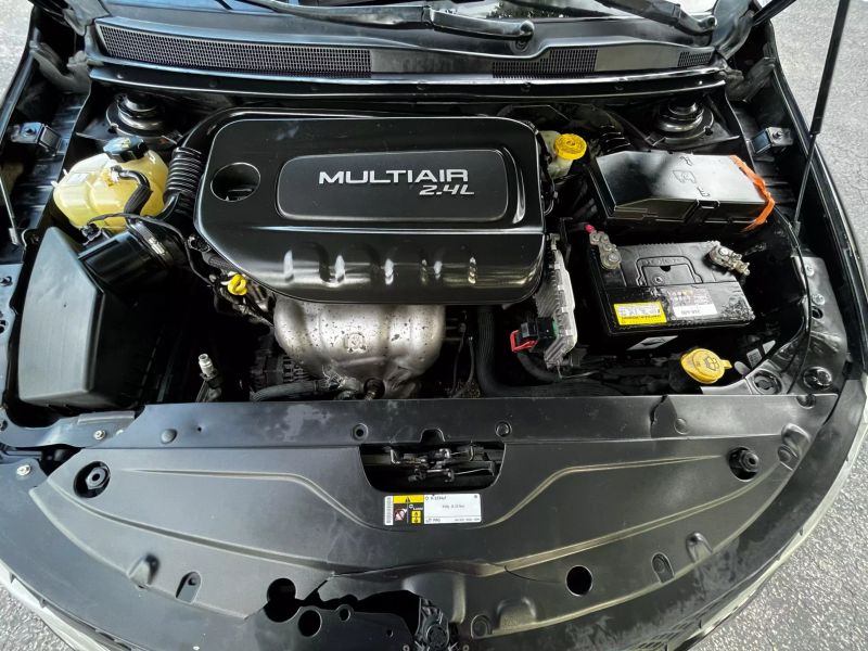 2015 CHRYSLER 200 Sedan